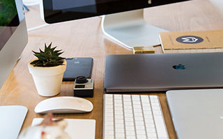 蘑菇影视在线观看深度揭秘：八卦风波背后，主持人在演唱会后台的角色高度敏感令人意外